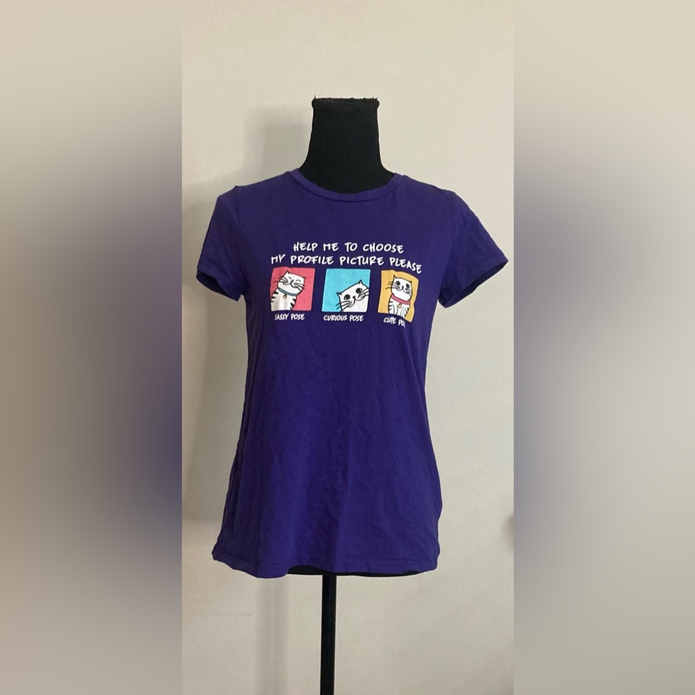2/$15 DF Young -‎ Purple cat graphic T-shirt size medium